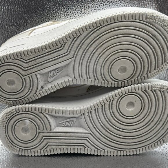 RARE 🚀 Size 5.5 Nike Wmns Air Force 1 '07 Low 'Light Bone' DC1165-001‎ - Picture 9 of 11